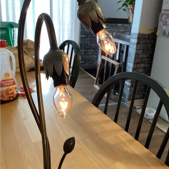 Rare find beautiful brass table lamp - Picture 2 of 7